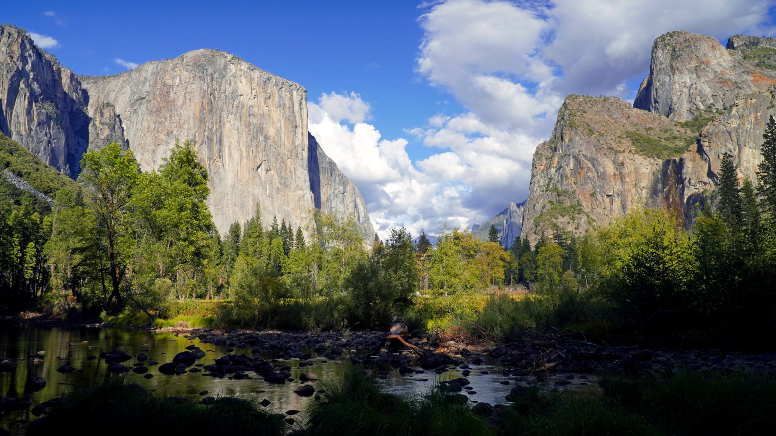 A panoramic vista of a valley in California.